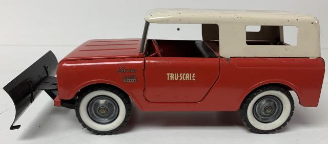 Tru-Scale IH Scout with Snow Plow: 12" long,paint scratched,decal torn,white paint on front