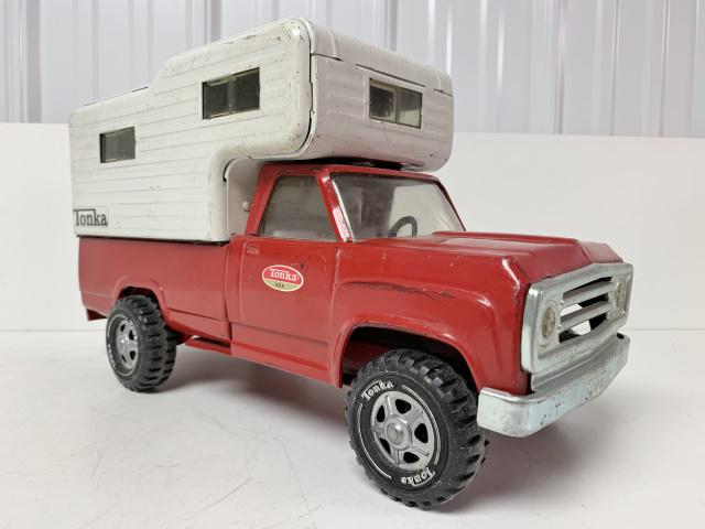 Metal Tonka Truck w/ Overhead Camper (1 of 4)