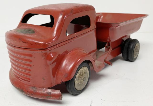 Richmond Metal Dump Truck (1 of 4)