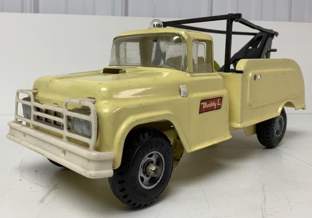 Buddy L Metal Light Up Tow Truck (1 of 4)