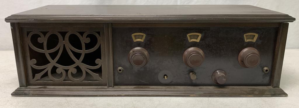 Freshman Masterpiece Tube Radio & Headphones (1 of 6)