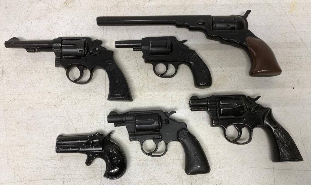 6 Non Fire-able Replica Guns one marked US, others (1 of 4)