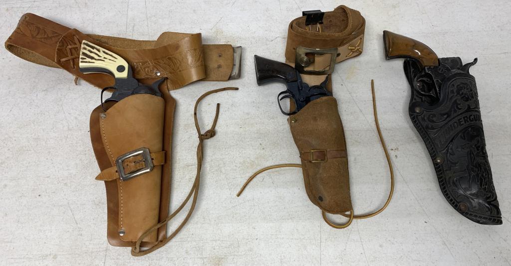 (3)Marx, Daisy, Nichols Toy Guns & 2 Holsters (1 of 8)