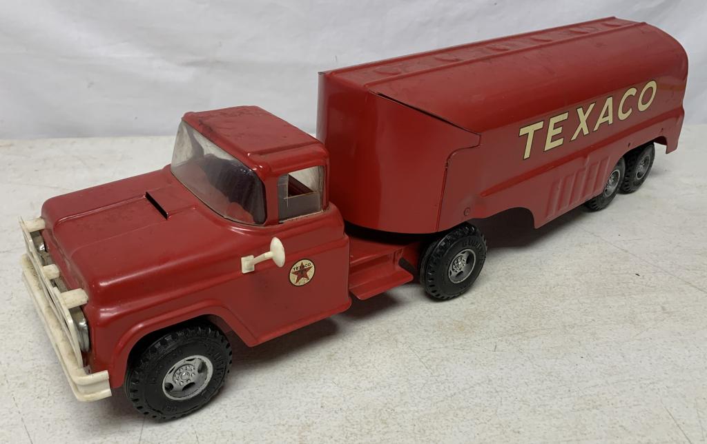 Buddy L Texaco Metal Truck/Tanker: some paint wear, small wear on door decals, back decal has a lot of wear and cracking