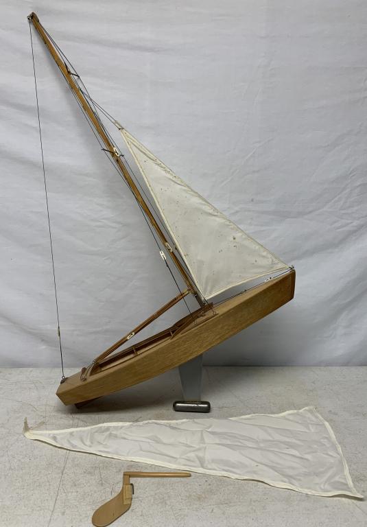 Radio Controlled Sailboat (1 of 3)