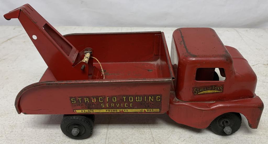 Structo Toys Towing Service Metal Truck (1 of 4)