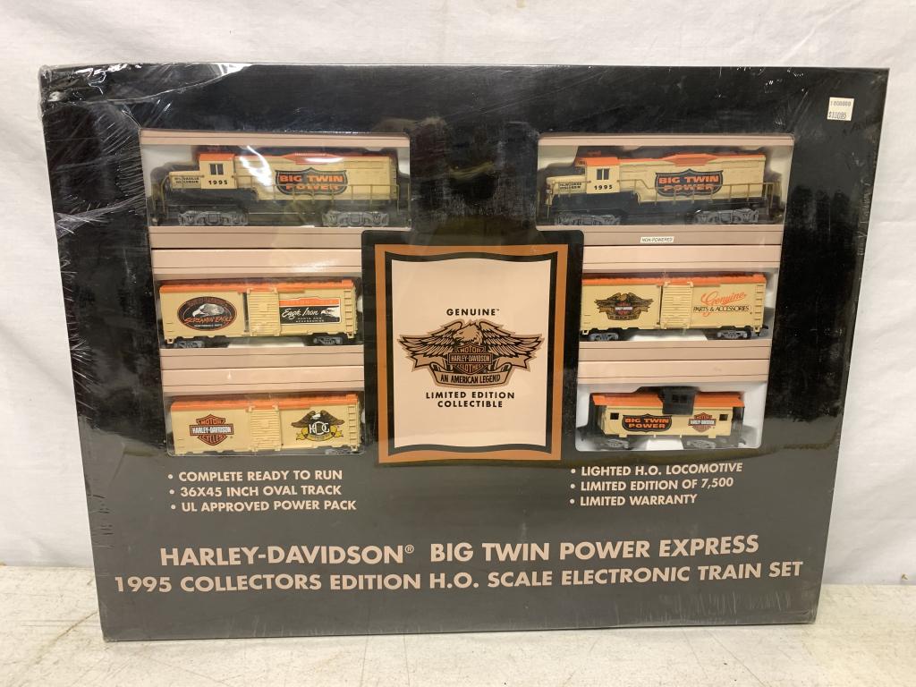 Harley Davidson Big Twin Power Express Train Set (1 of 4)