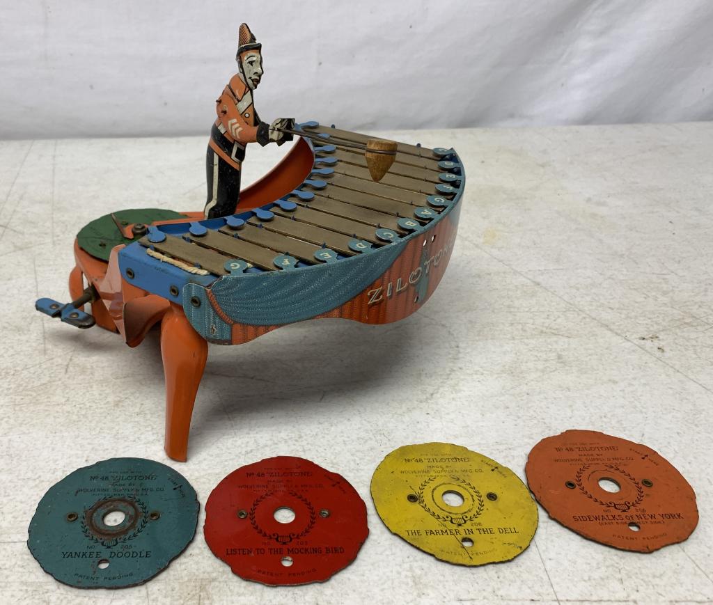 Wolverine Zilotone Windup Tin Toy w/ 5 Records (1 of 6)