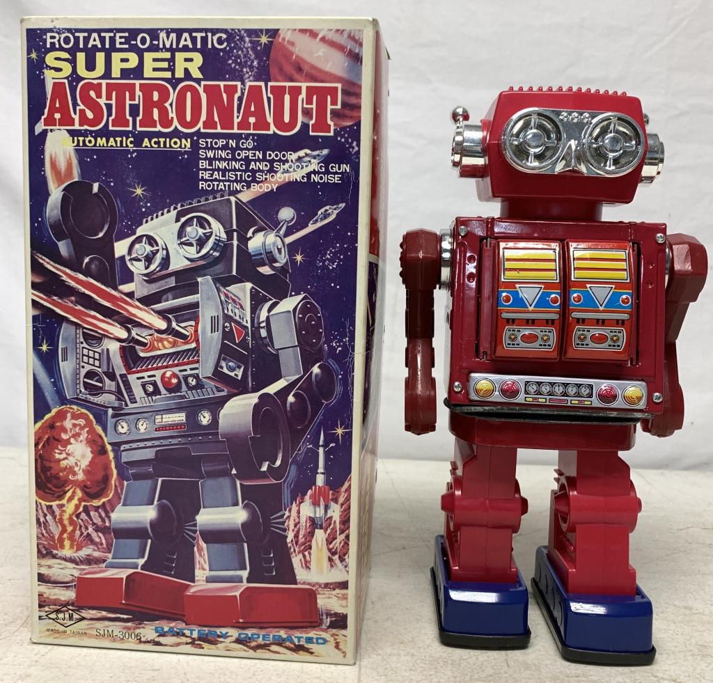 Rotate-O-Matic Super Astronaut Robot & Box (1 of 5)