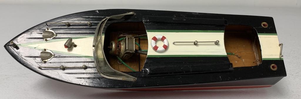 Line Mar Toys Battery Operated Wooden Boat (1 of 5)