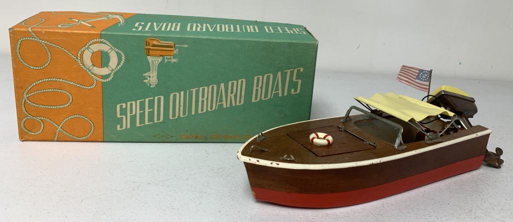 Sakai Seisakusho Battery Operated Boat/Box: untested, wooden boat, some red paint wear especially on keel, box has some aging, boat itself has no names or markings