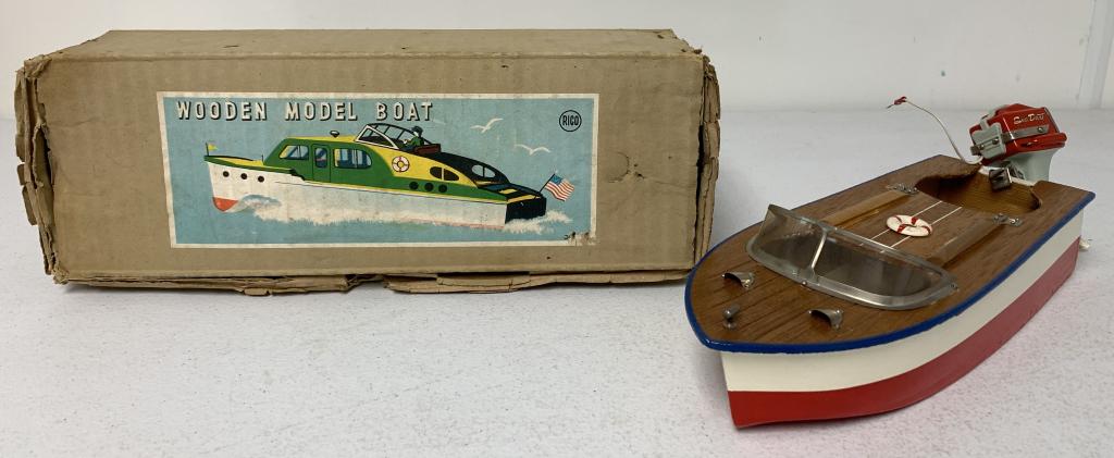 Rico Sea Dart Battery Operated Boat & Box (1 of 6)