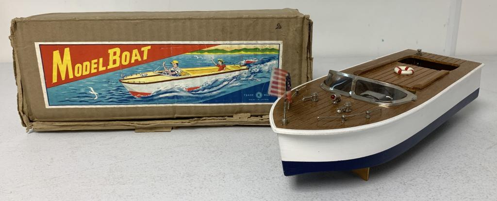 K Battery Operated Wooden Model Boat & Box (1 of 6)