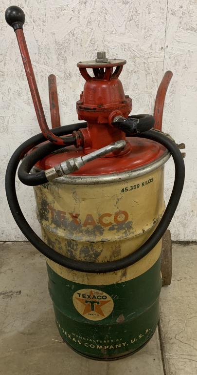 Texaco Oil Drum, Pump & Drum Cart (1 of 6)