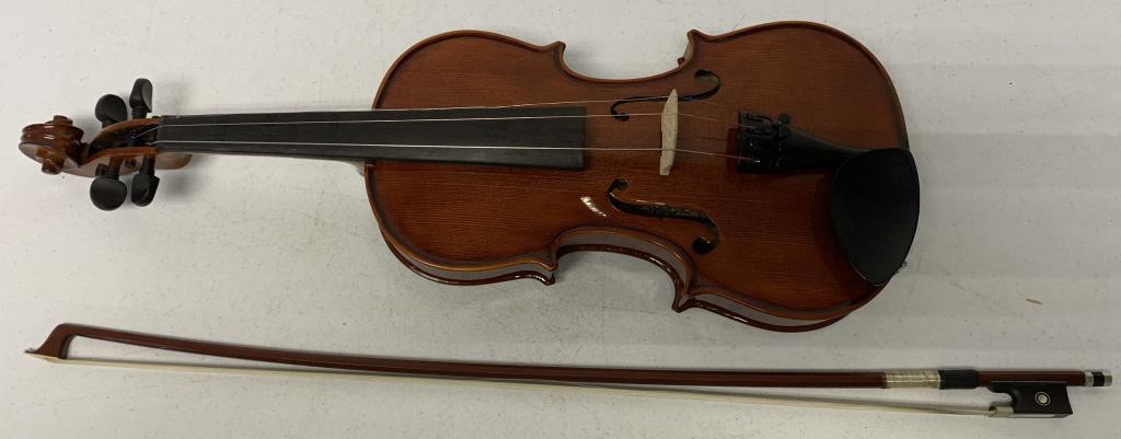 Palatino Violin w/ Case & Bow (1 of 6)