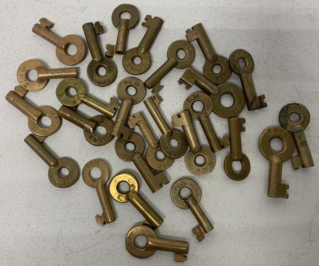 15+ Railroad Keys, M&W, Erie, DL&W, P&LE (1 of 4)
