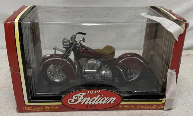 Tootsietoy 1942 Indian 442 Replica: 1/10 scale, box has a lot of damage, tears on corners
