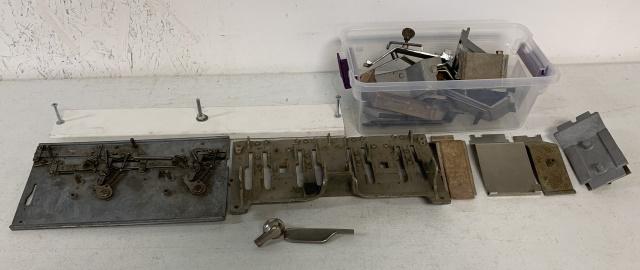 20+ Slot Machine Pieces & Parts: handles, knobs, brackets, other parts