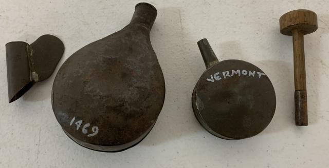 tin powder flasks, measure, rod: tins have small dents