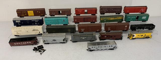 20+ HO Train Boxcars, Cabooses, Coal Cars (1 of 7)