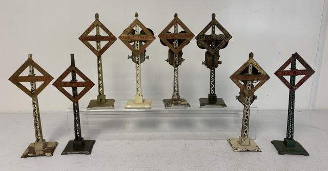 lot of 8 Model Train Railroad Crossings (1 of 5)