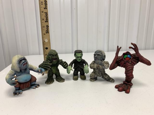 5 Resin model monster figures (1 of 9)