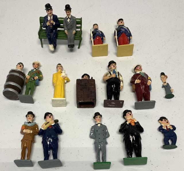 16 Unicorn miniatures Laurel & Hardy figures (1 of 4)