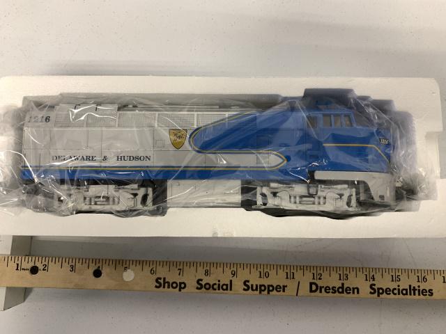 Williams the Delaware & Hudson 1216 locomotive: Diesel engine for 3 Rail 'O' & 'O27' guage