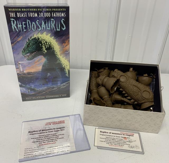 Rhedosaurus fantasy box and Japanese model (1 of 6)