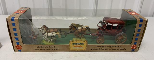 Elastolin Stage Coach and riders (1 of 5)