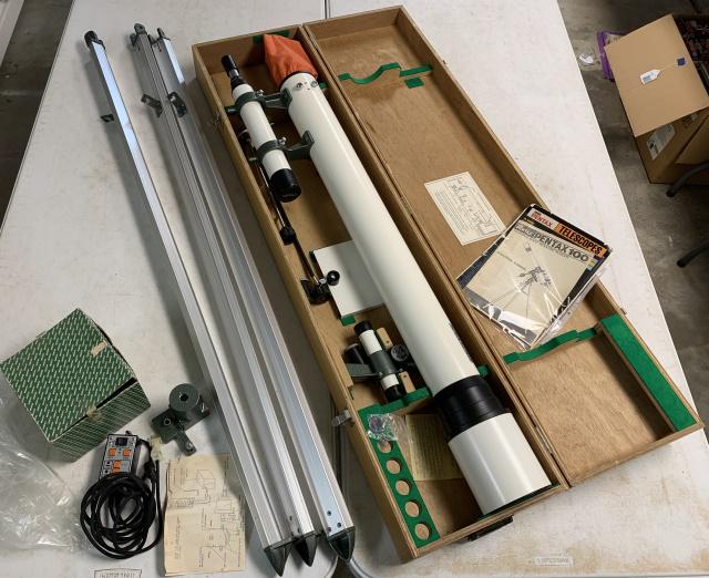 Pentax 100 Refracting Telescope (1 of 7)