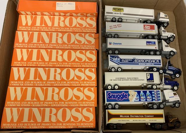 7 Winross Trucks w/boxes (1 of 3)