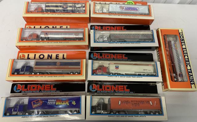 8 Lionel Tractor Trailers & flat car w/racing trai (1 of 16)