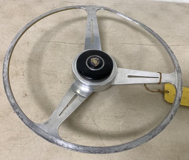 E Nardi Porsche Steering Wheel (1 of 4)