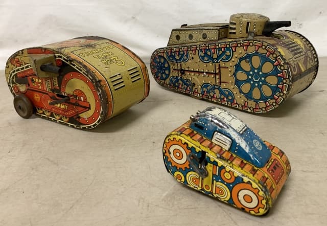 lot of 3 Marx Windup Tin Tanks (1 of 7)