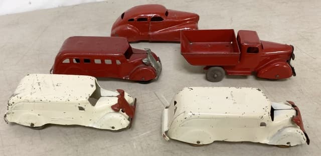 5 pressed steel vehicles (1 of 7)