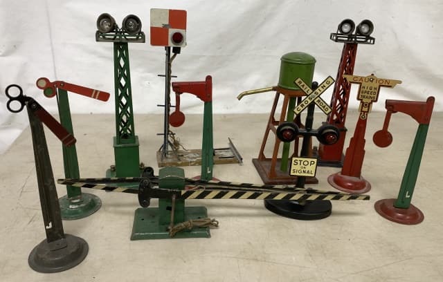 11 metal train layout accessories (1 of 10)