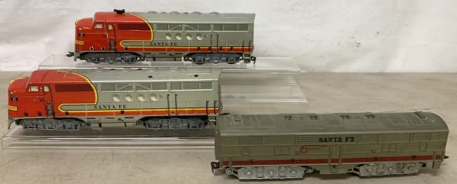 lot of 3 Marx Tin Engines & Plastic Train Car (1 of 7)