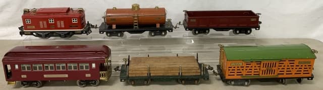 lot of 6 Lionel Tin Train Cars (1 of 7)