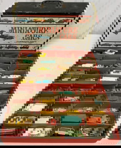 35+ Matchbox Cars & Carrying Case (1 of 4)