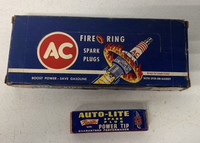 full box AC Fire Ring sparkplugs & Auto-Lite plug (1 of 5)