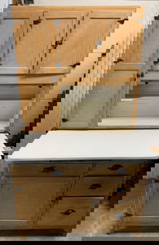 Napanee Dutch Kitchenette Cabinet (Hoosier) (1 of 5)