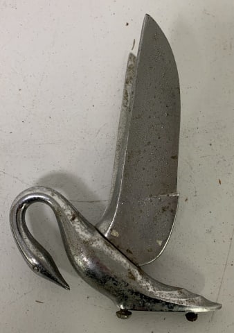 Packard swan hood ornament (1 of 4)