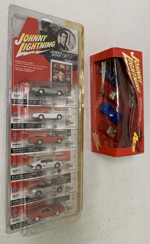 Johnny Lightning James Bond 007 and Corvettes (1 of 6)