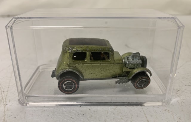 1968 Hot Wheels Redline Classic 32 Ford Vicky (1 of 7)