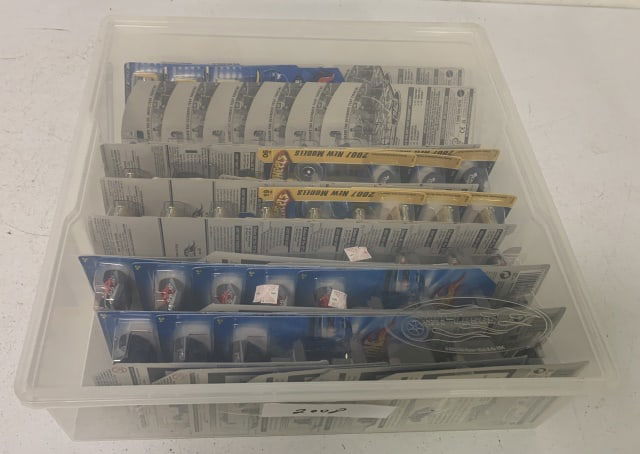 50+ 2001, 2007 & 2008 Hot Wheels blister packs: come in plastic case from Hot Cases