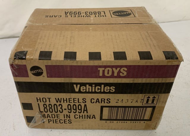 sealed Hot Wheels L8803-999A box: contains 4 pieces