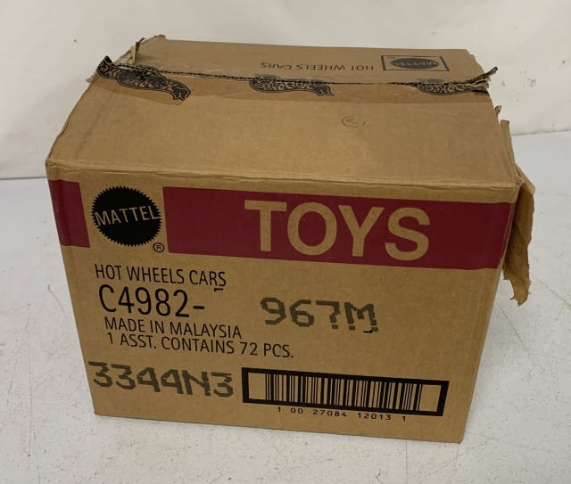 65+ 2004 Hot Wheels blister packs (1 of 6)