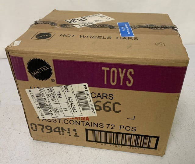 65+ 2004 Hot Wheels blister packs (1 of 6)