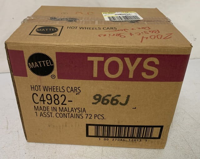 65+ 2004 Hot Wheels blister packs (1 of 6)